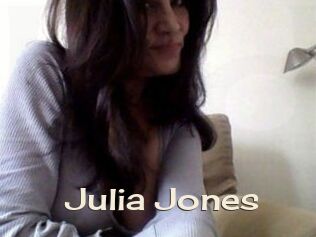 Julia_Jones