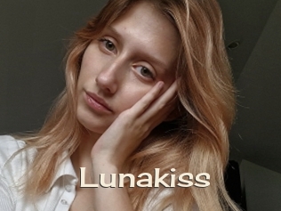 Lunakiss