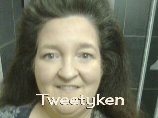 Tweetyken Big Dicks Round Ass